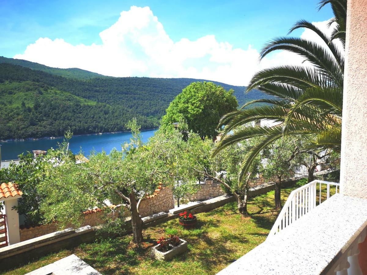 Apartments Alenka By The Sea Labin  Habitación foto